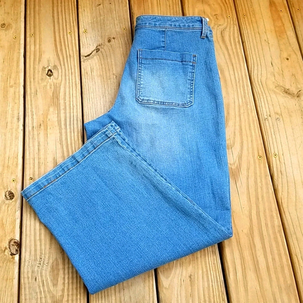5 for $20 Energie Wide Leg Crop Jean's size 15